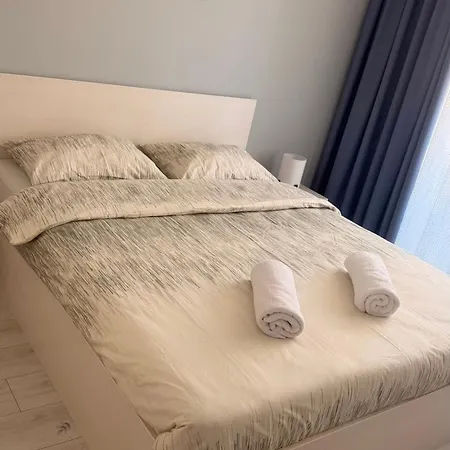 Park South Apartment *
